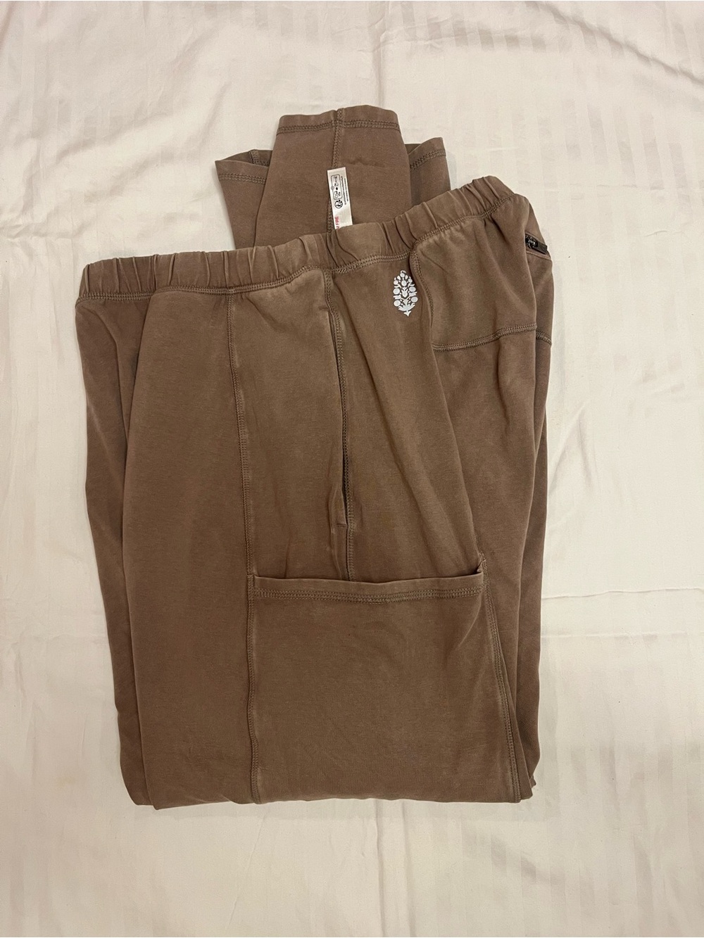 New Free People Hot Shot Pants Driftwood Large - Picture 2 of 4